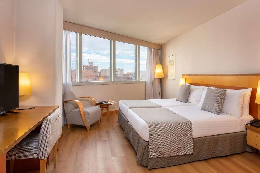Hotel Castellon Center Affiliated By Melia Castellon de la Plana Room photo